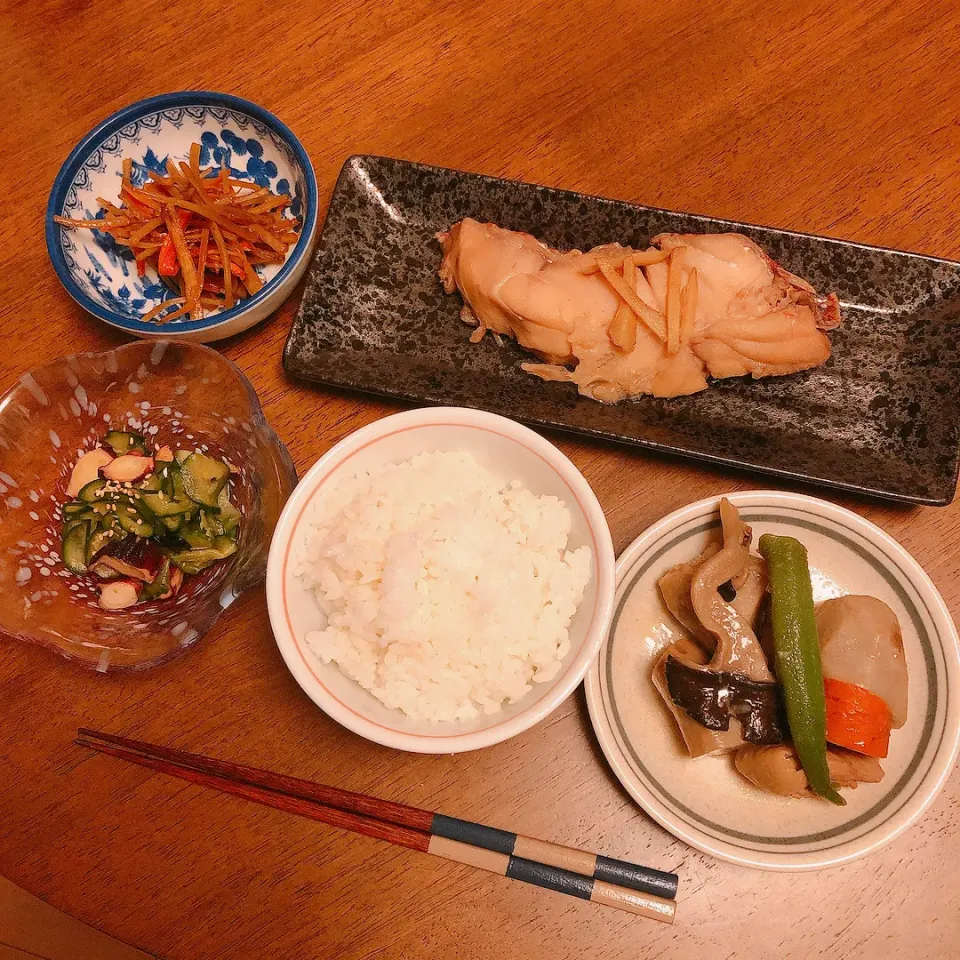 Snapdishの料理写真:何かの魚の何か定食|薫子さん