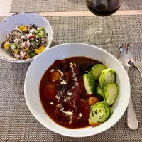 Snapdishの料理写真:Beef stew and Quinoa salad 💚(ビーフシチューとキヌアサラダ)|Meow Kitchenさん