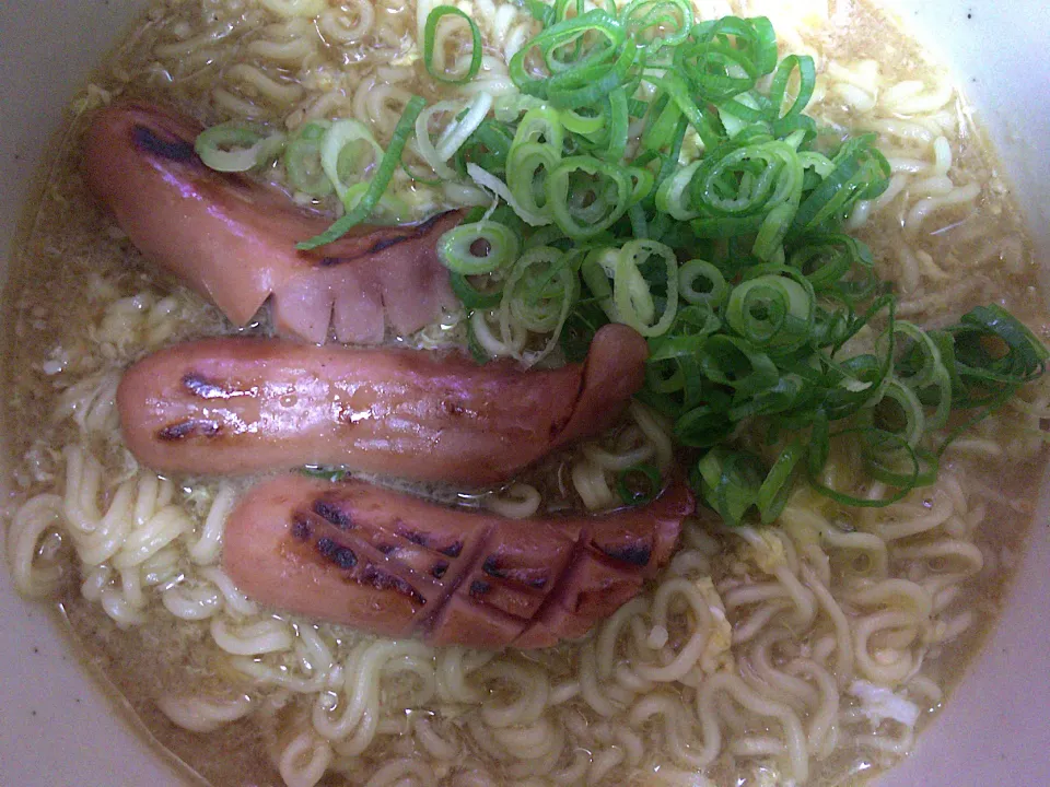 Snapdishの料理写真:自家製 醤油ラーメン(玉子ウインナー入)|ばーさんさん