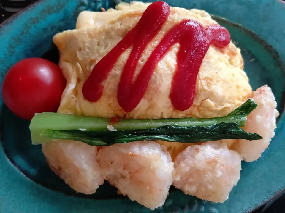 Snapdishの料理写真:オムライス🍳🍅🍚＆ガーリックマヨシュリンプ🦐|まゆみさん