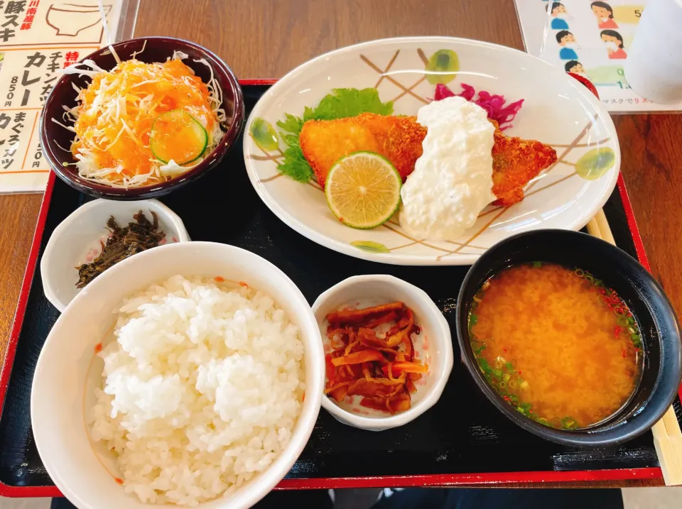 さかなフライ定食|コージ💫さん