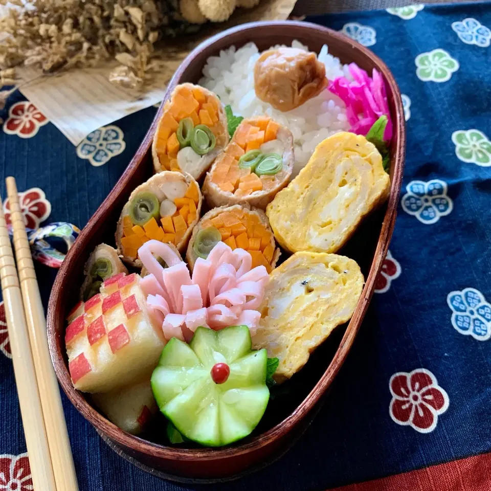 Snapdishの料理写真:彩り三色肉巻き弁当|Naomiさん