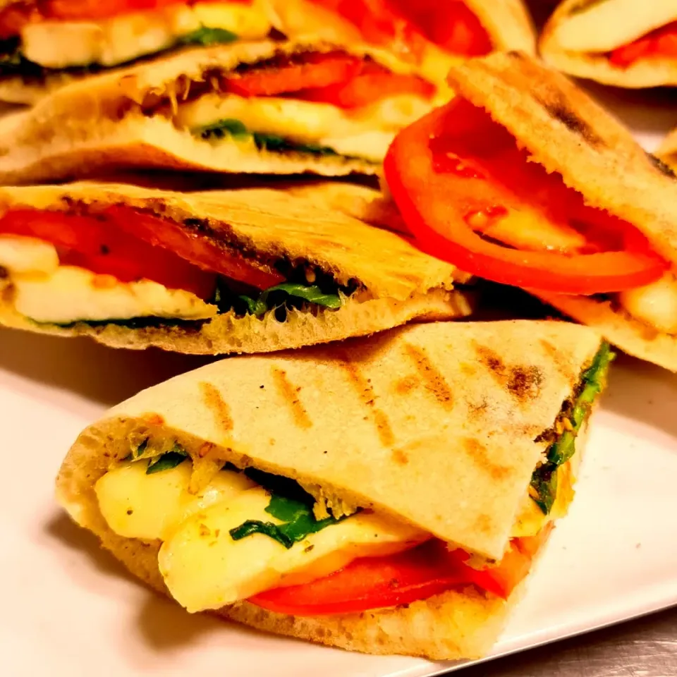 Pesto Halloumi sandwich.|Gregory michael Fernandesさん