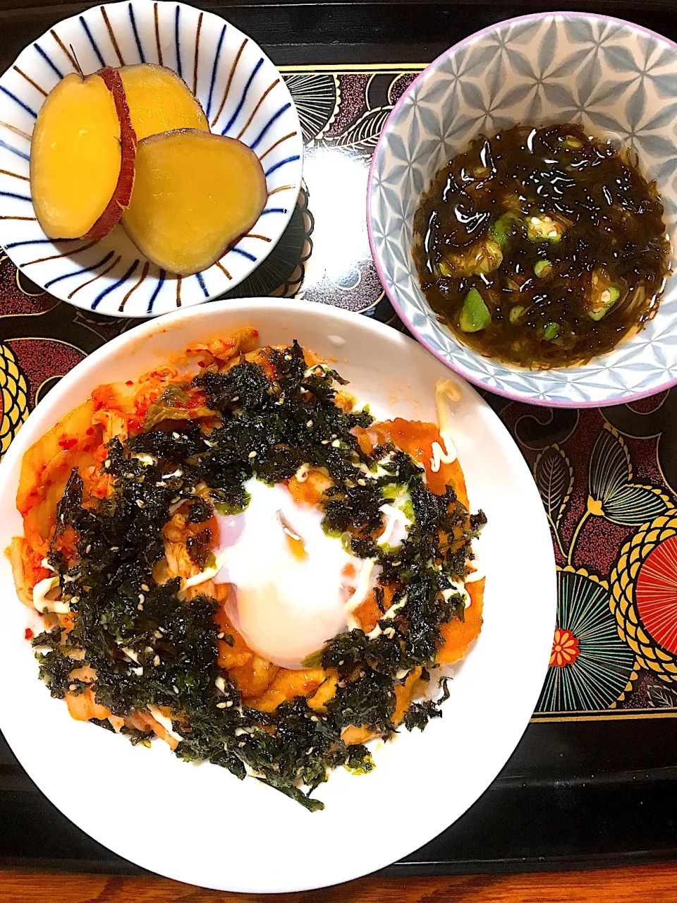 休日のお昼ご飯|くまとらさん