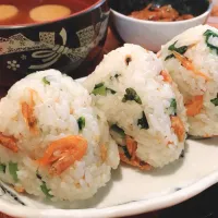 🍙カルシウムたっぷり🦐おにぎり🍙|ひつじのひとりごとさん