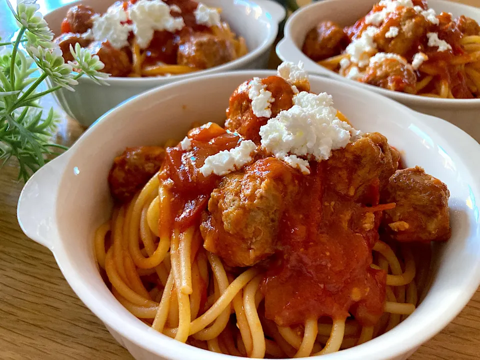 Snapdishの料理写真:＊ごろごろミートボールスパゲッティー🍝＊|＊抹茶＊さん