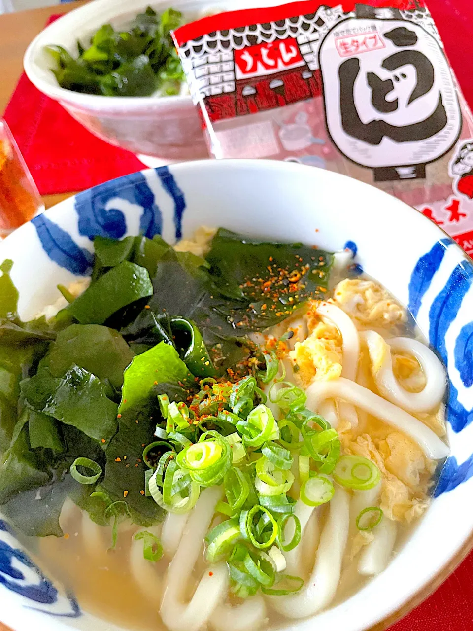 Snapdishの料理写真:卵わかめうどん🍀|おかちさん