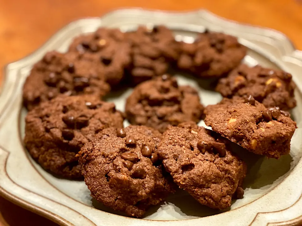 ヘーゼルナッツと胡桃のチョコチップクッキー🍪|まめすけ。さん