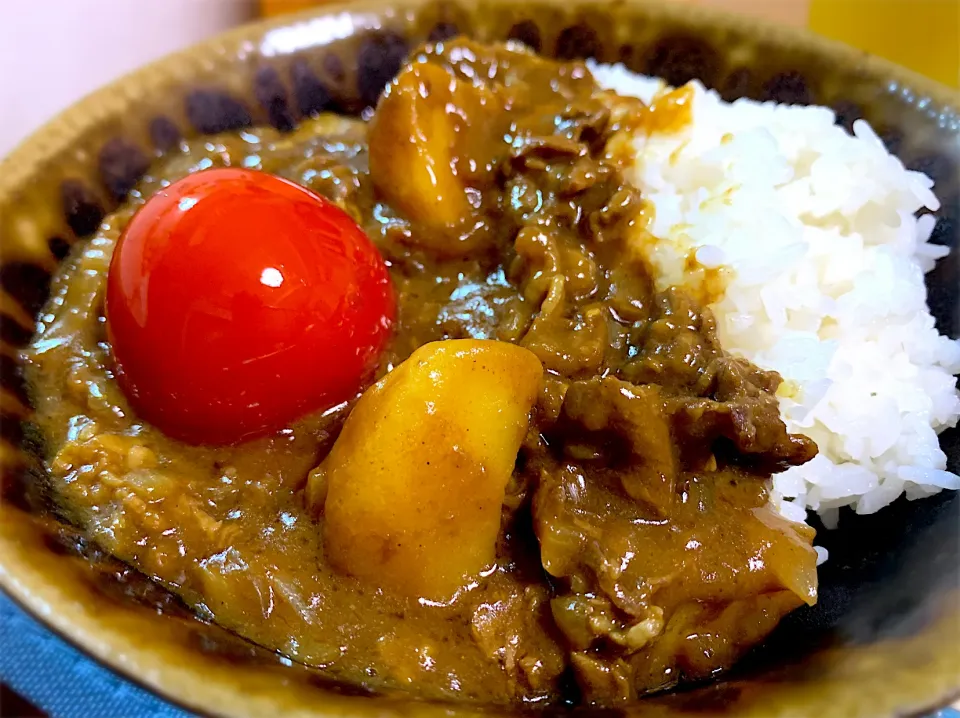 牛薄切り肉と🍅のカレー|やまひろさん