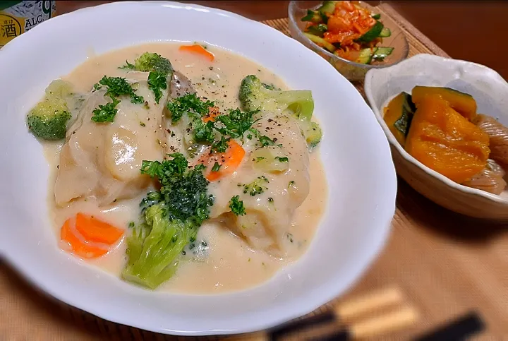 ロールキャベツ🥬
　クリームシチュー
カボチャと蒟蒻うまかばい煮
きゅうり🥒キムチ和え|びせんさん