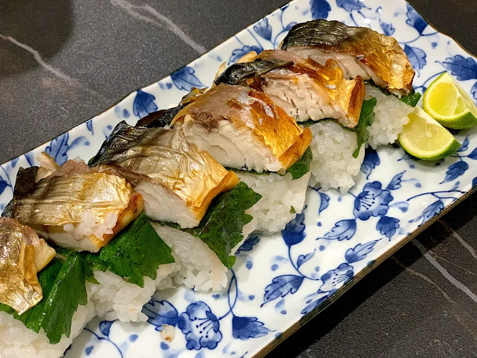 Snapdishの料理写真:なんちゃって焼き鯖寿司😋|ｋｚｓｙｋさん