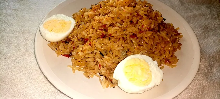 peppered sauce jollof with boiled eggs|zoey's brandさん