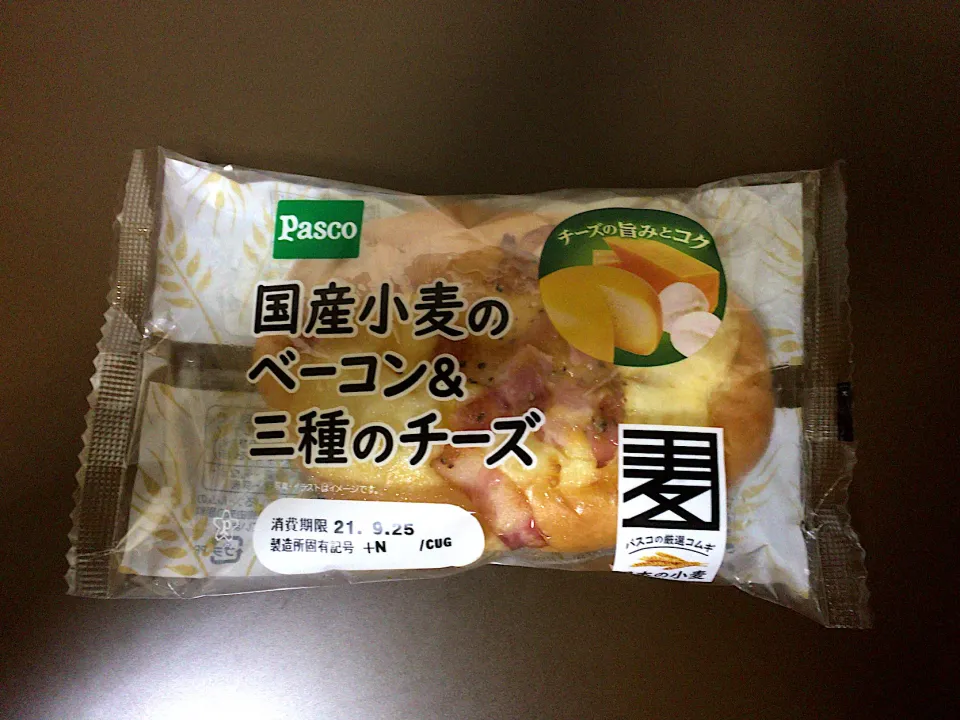 Pasco 国産小麦のベーコンチーズ|ばーさんさん