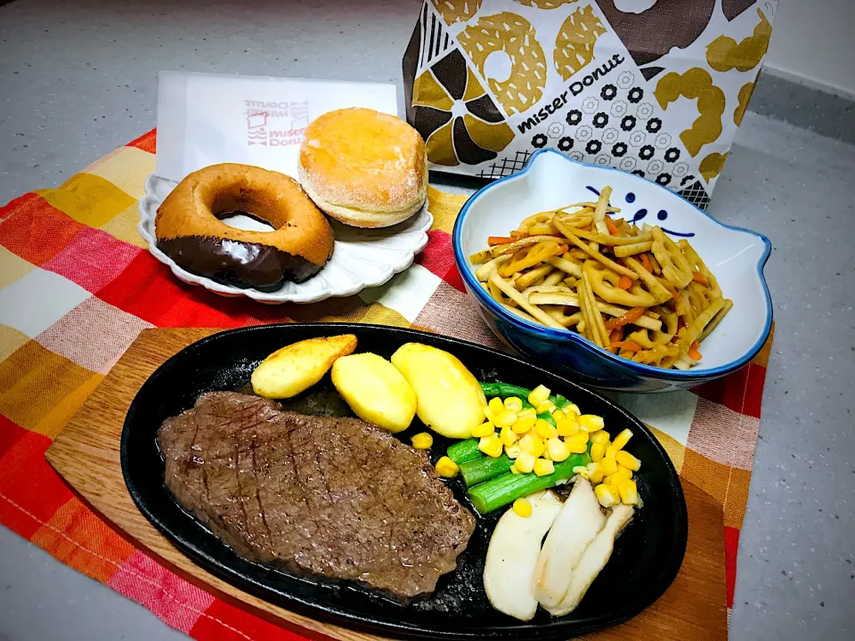 Snapdishの料理写真:「ハピバのステーキ🥩」|バシュランさん