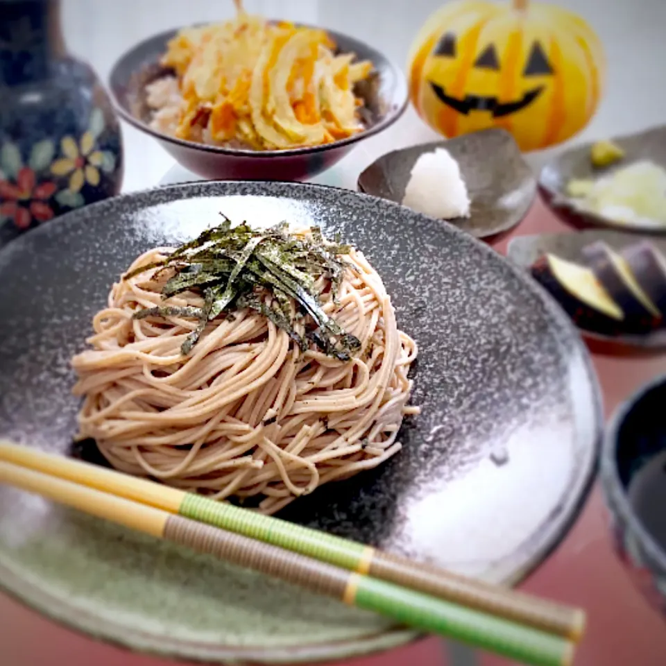 Snapdishの料理写真:梅そば＆かき揚げ丼🥢|Catherineさん