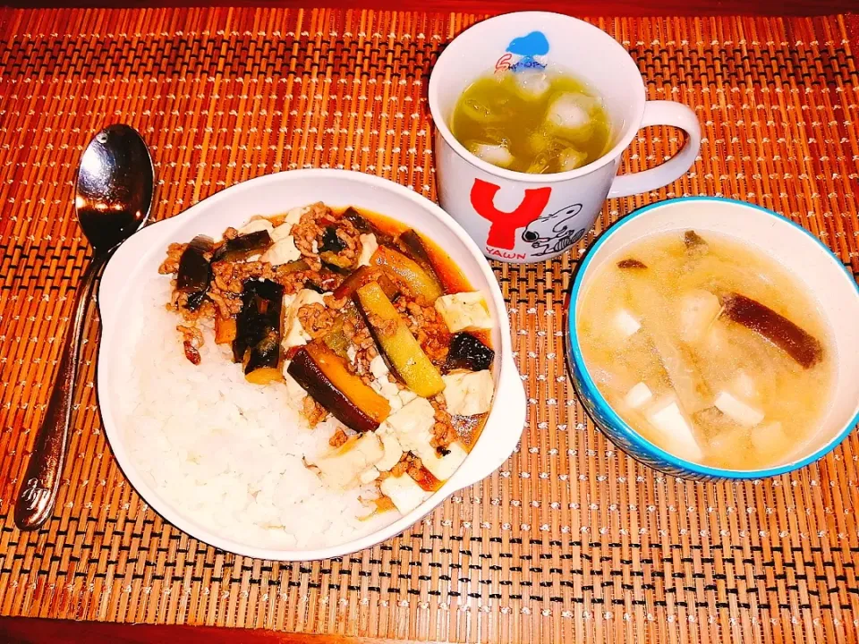 Snapdishの料理写真:麻婆茄子(豆腐入り)
味噌汁|Mayumiさん