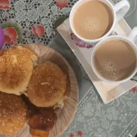 chicken burger with cheese and tea|sunshineさん