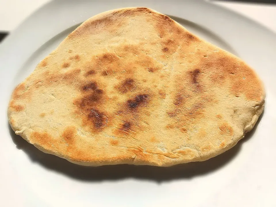 HOMEMADE FLAT BREAD|Just Bake Onさん