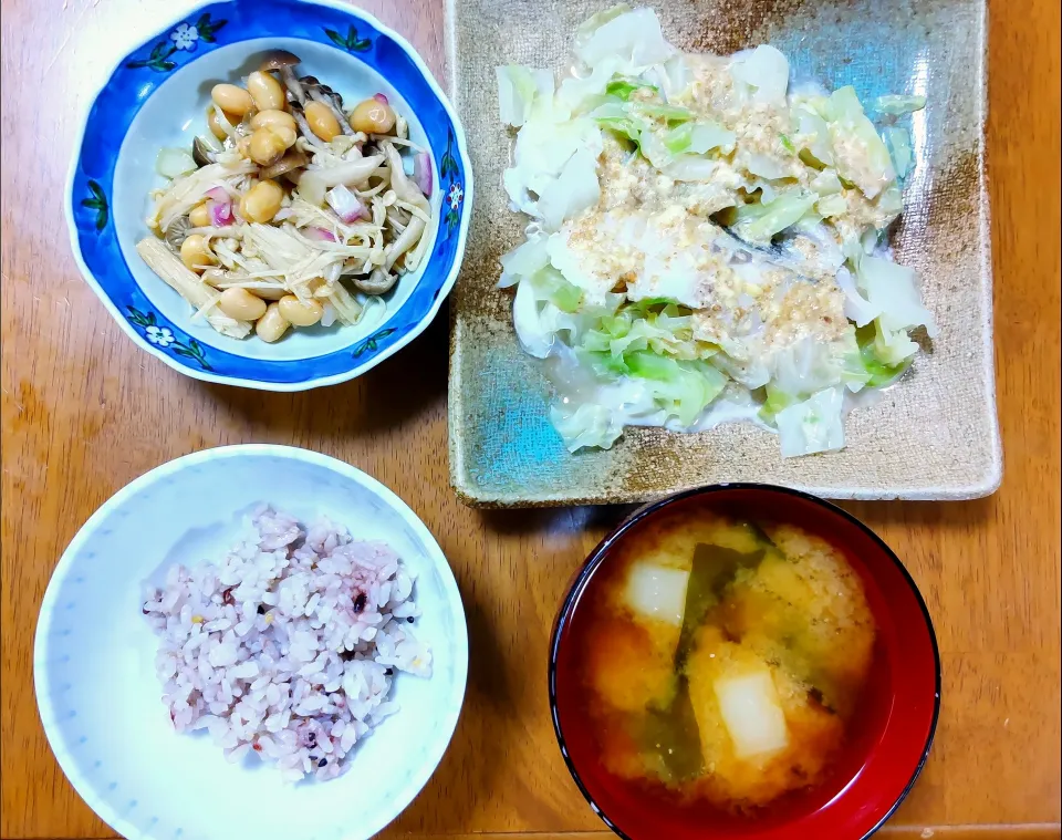 ９月２１日　鱈とキャベツの蒸し物　きのこと豆の和風マリネ　豆腐とわかめのお味噌汁|いもこ。さん