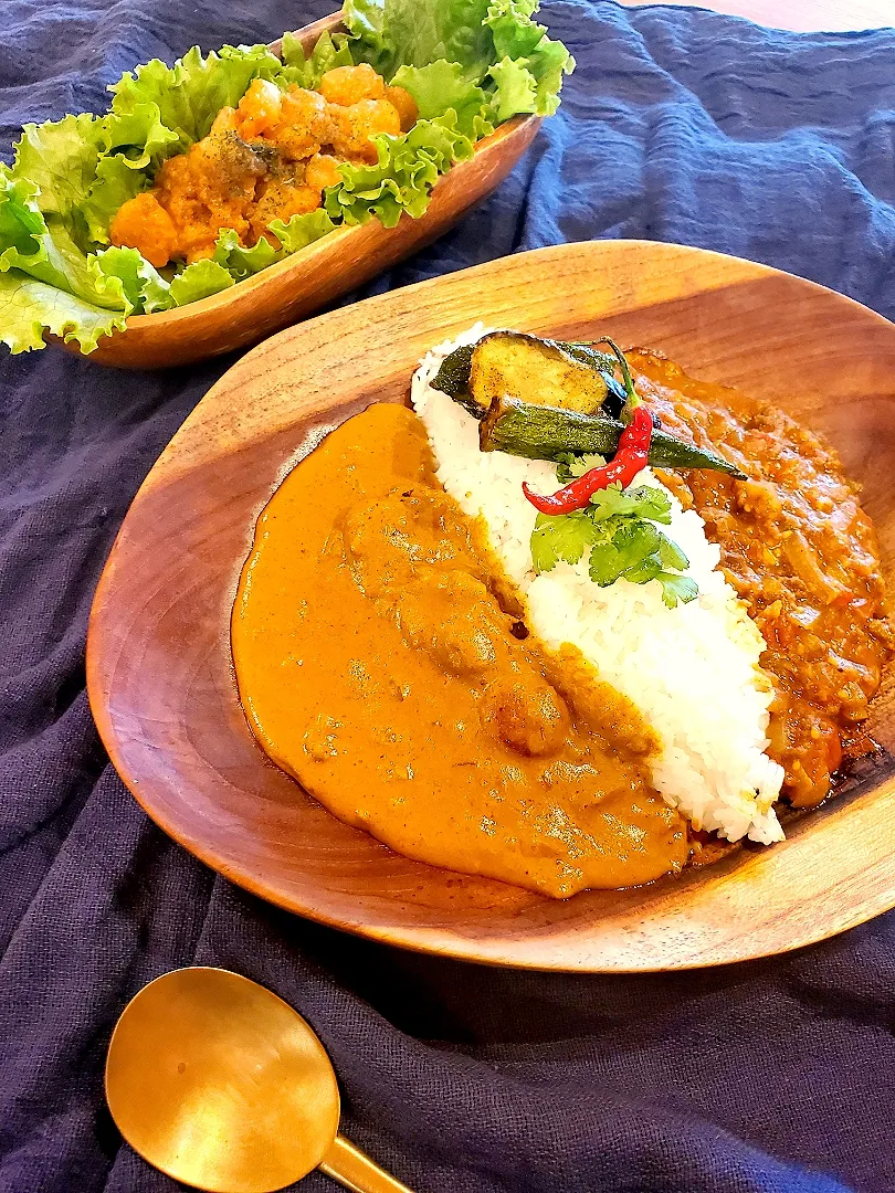 Snapdishの料理写真:ココナッツミルクのチキンカレーとトマトと挽き肉のカレー|オハナシマンさん