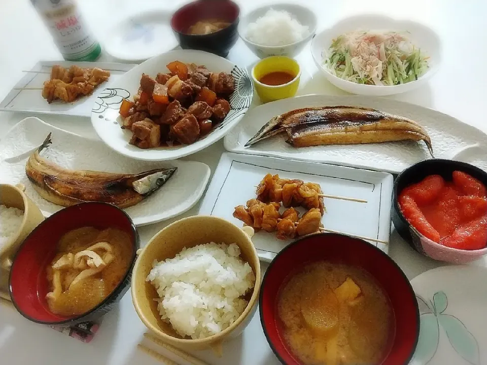 夕食(*^^*)
パパさん→豚の角煮
子供達→焼き鳥
秋刀魚塩焼き
棒々鶏サラダ🥗
明太子
お味噌汁(ハスの茎、油揚げ)|プリン☆さん