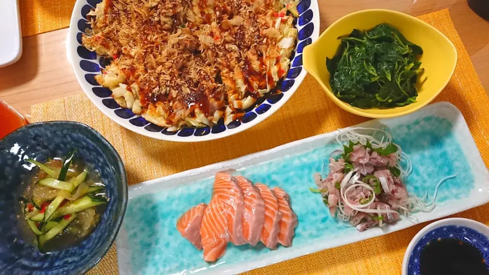 トラウトサーモンお造里＆アジのたたき
キャベツたっぷり豚玉お好み焼き
きゅうりの中華クラゲ
今年の夏最後のモロヘイヤw|A-YA-YA-YAさん