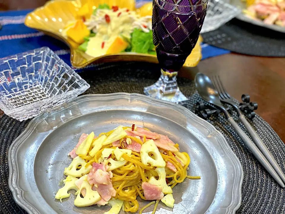 お夕飯は大豆パスタの和風ペペロンチーノに柿白和えサラダ😙|Seikoさん