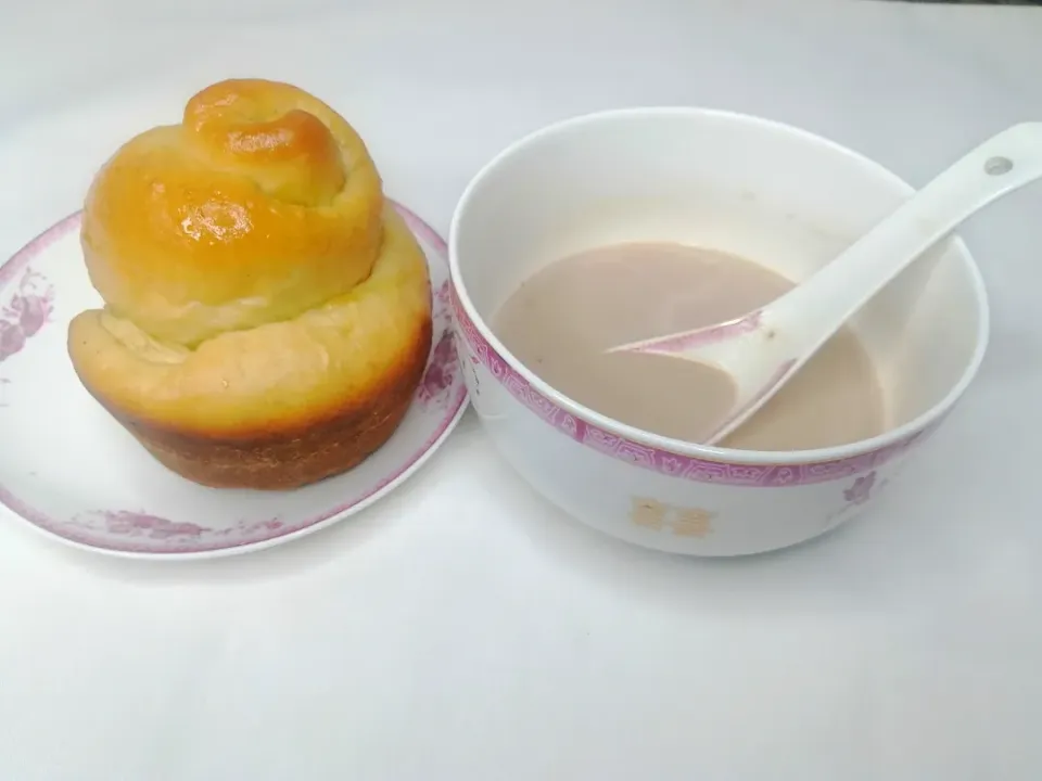 A cupcake bread and Tea|bake with candyさん