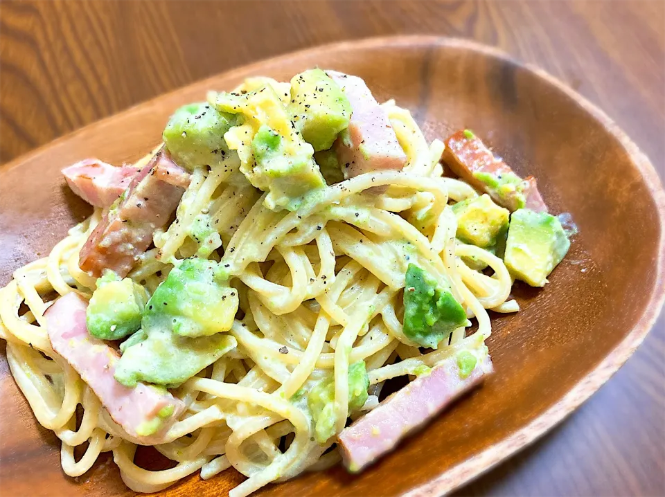 アボカドとベーコンのクリームパスタ🥑|momoさん