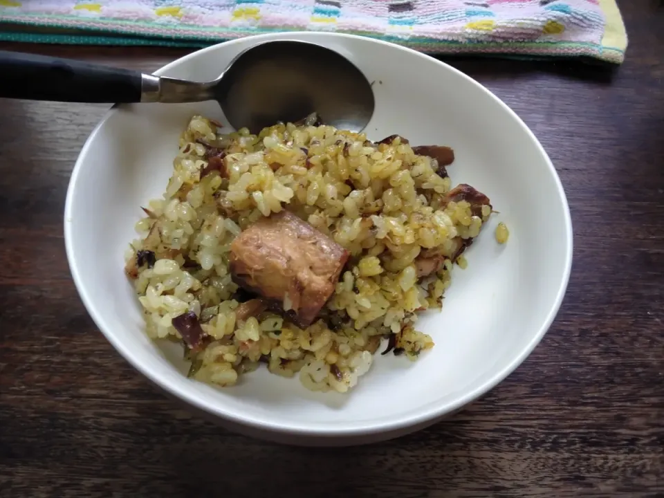 Snapdishの料理写真:パクチー入り青唐辛子ペーストのサバ缶カレー味焼き飯|にんにくと唐辛子が特に好き❤️(元シャリマー)さん