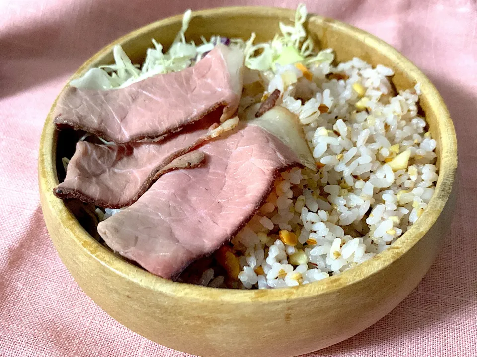 ローストビーフのデュカ風ナッツライス丼|yumyum😋さん