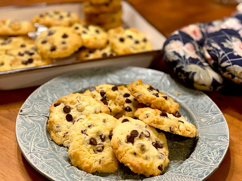 Snapdishの料理写真:ヘーゼルナッツとチョコチップのザクザククッキー🍪|まめすけ。さん