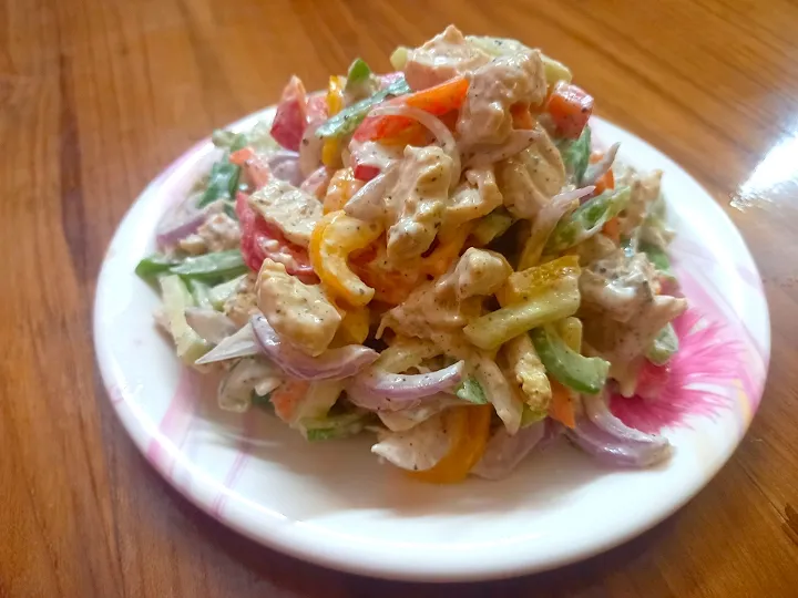 Chicken Rainbow salad..|Moumita Chowdhury Senさん