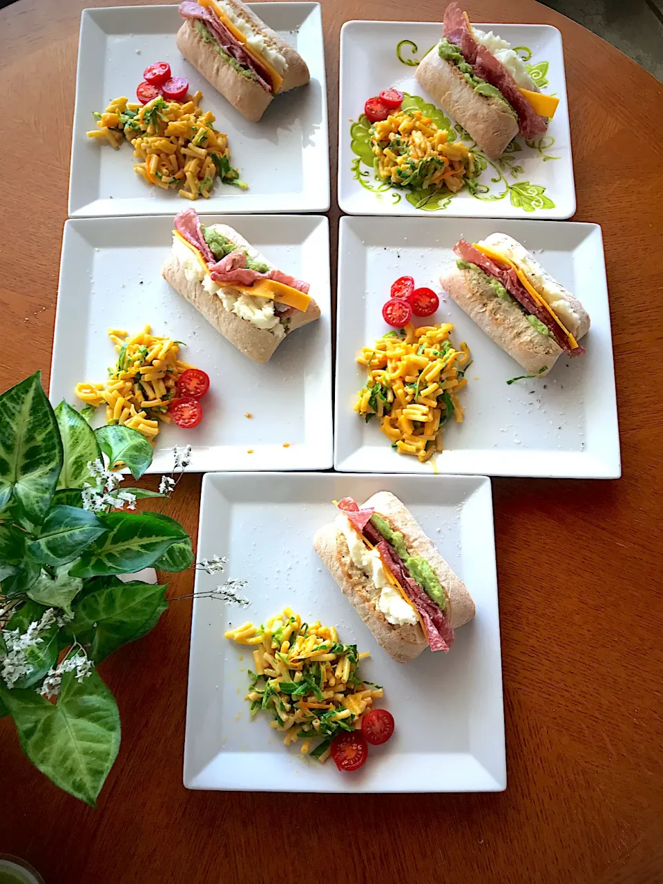 Ham, Cheese, guacamole and Mashed Potatoes Sandwiches & Macaroni Cheese|Iggywiggyさん