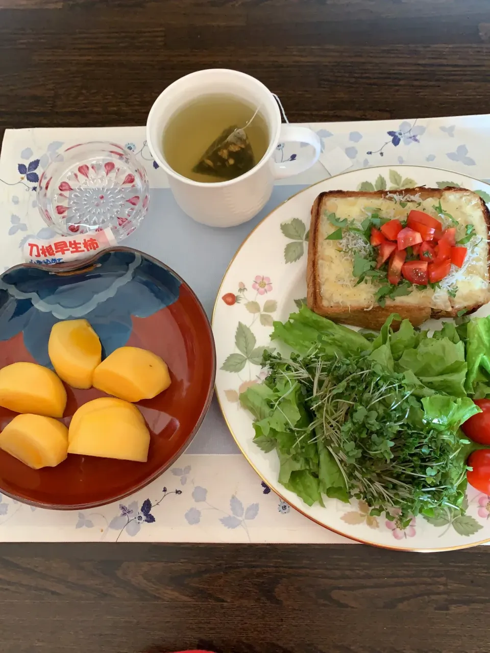 やっぱり刀根山の柿は、美味しいです✨✨シラスチーズトーストを添えて😉|tamemitiさん