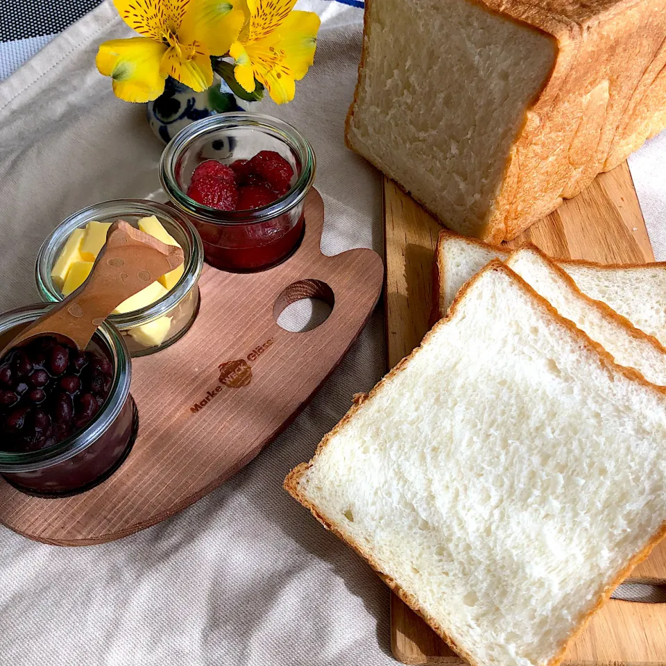 Snapdishの料理写真:ミルク食パン|すと☺︎*☻さん