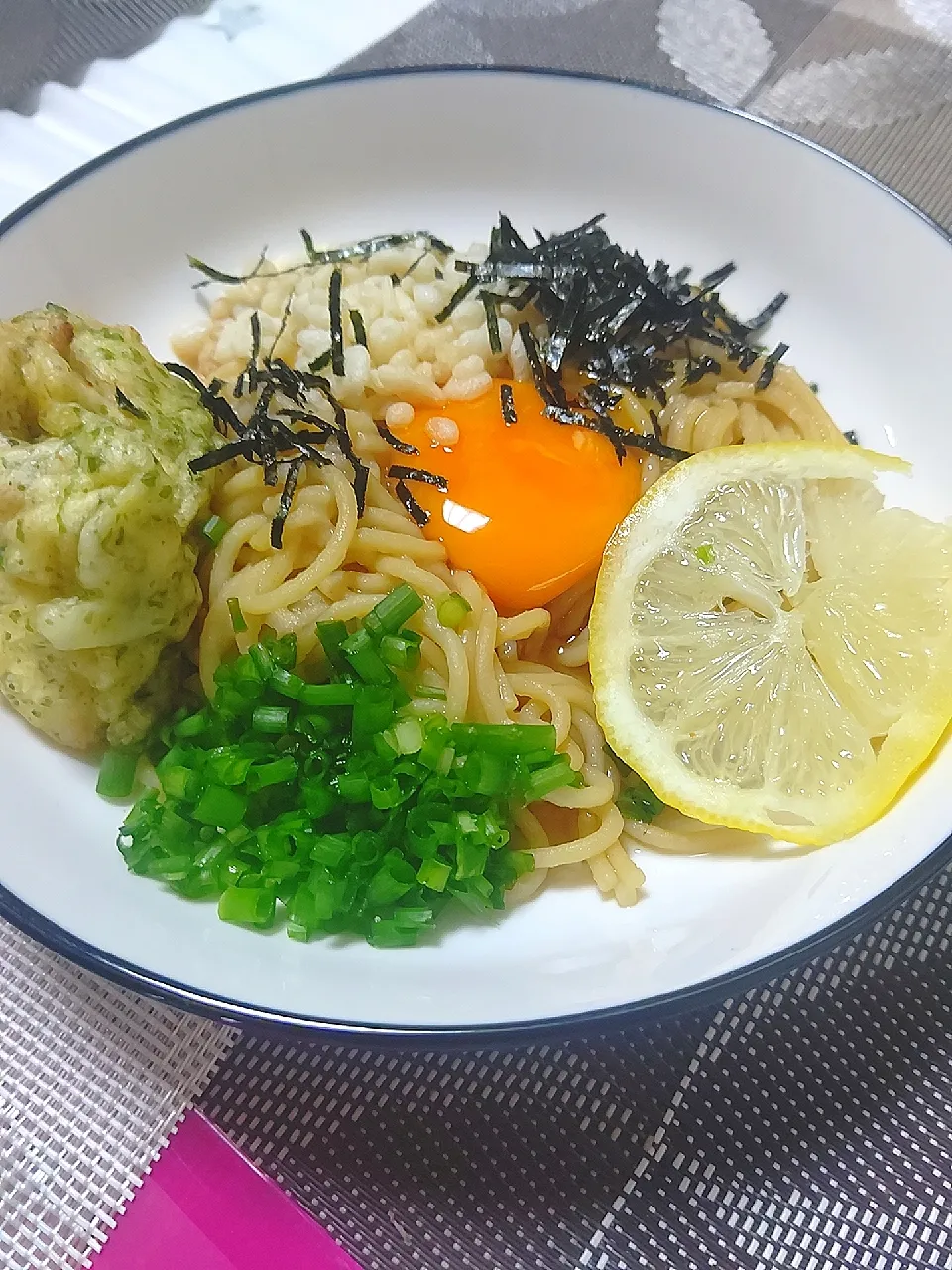 Snapdishの料理写真:鶏天卵かけそば|rieuさん