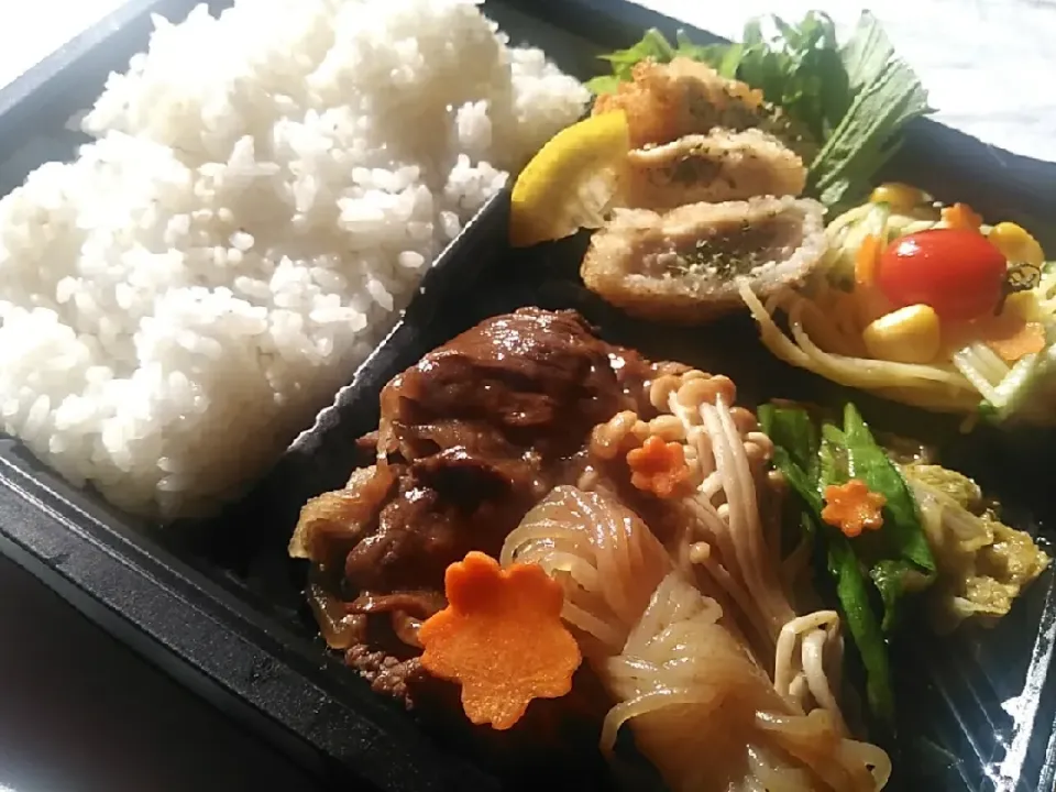 Snapdishの料理写真:スキスキすき煮弁当♥|aozoramamaさん