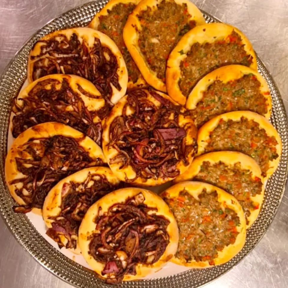 Arabic style pizza|Gregory michael Fernandesさん