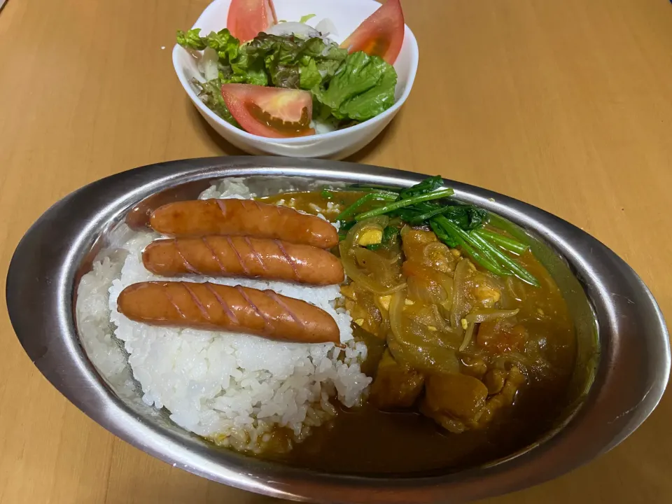 チキンカリー+ほうれん草、ソーセージ|ハルのただ飯さん