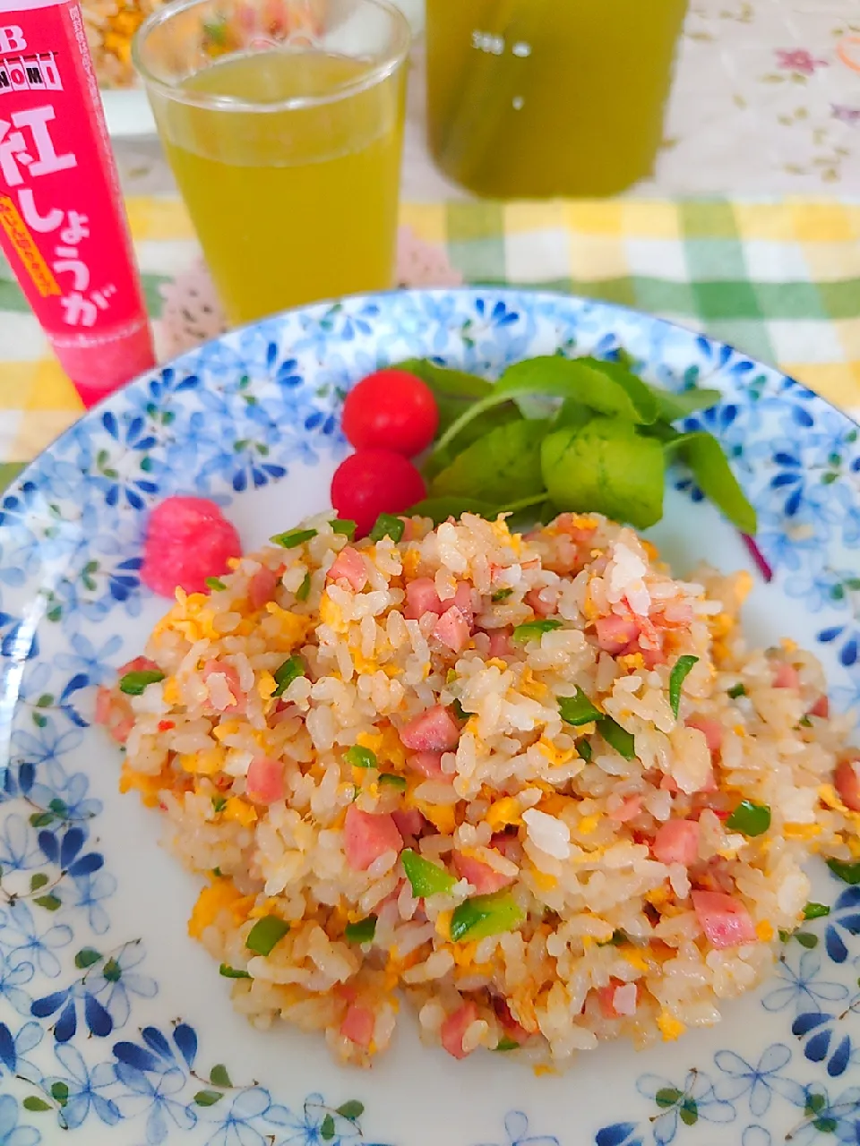 お昼は炒飯
紅しょうがはチューブ入り|🍒ふみりん🍒さん