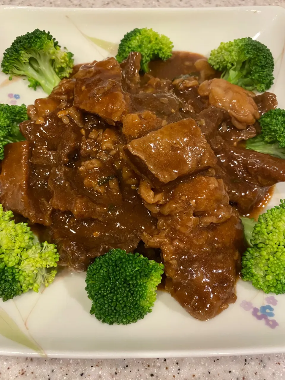 Snapdishの料理写真:ごはん、ビールに合う合う！　牛肉の甜麺醤煮込み（牛肉の角煮）|Takashiさん