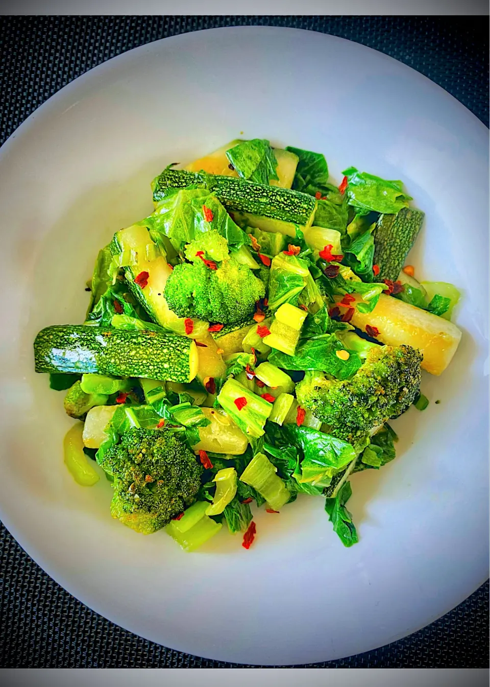 Snapdishの料理写真:Sautéed veggies|joonさん