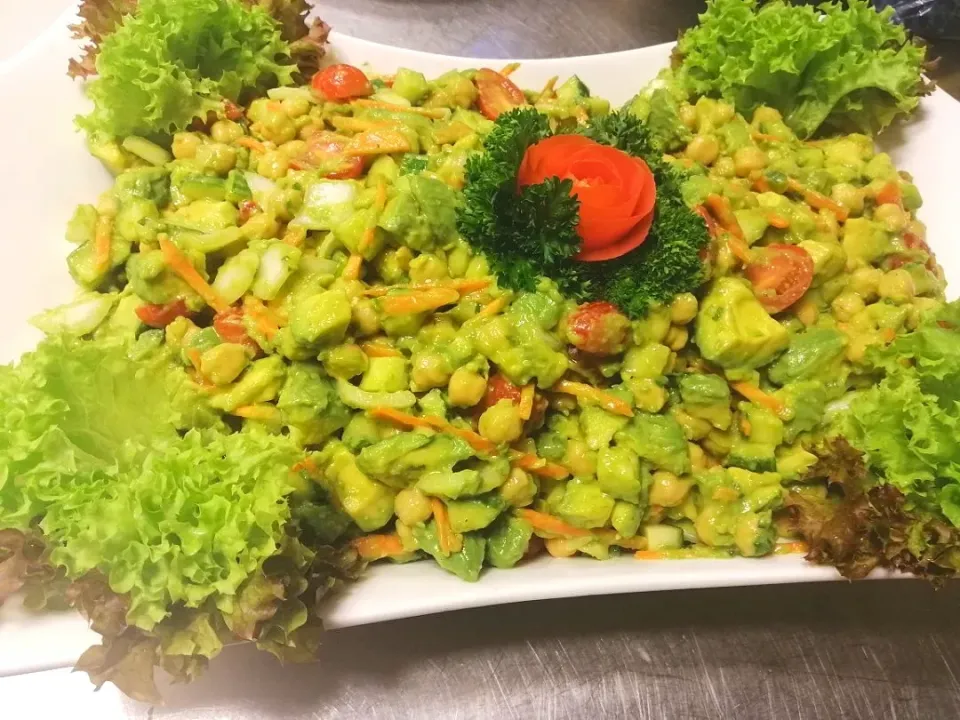 chickpeas avocado salad.|Gregory michael Fernandesさん