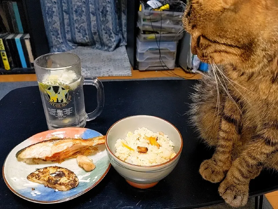 休みの日付変更跨ぎに米国産だが松茸のステーキ・松茸ご飯&北海道産秋鮭塩焼き&国産檸檬サワーで秋を早速堪能しました|Tarou  Masayukiさん