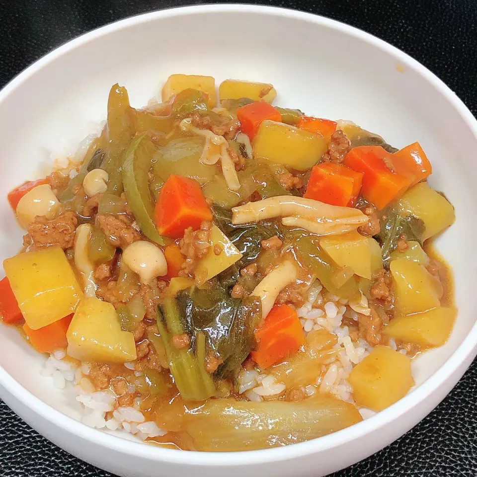 Snapdishの料理写真:野菜たっぷりカレー|まちゃさん