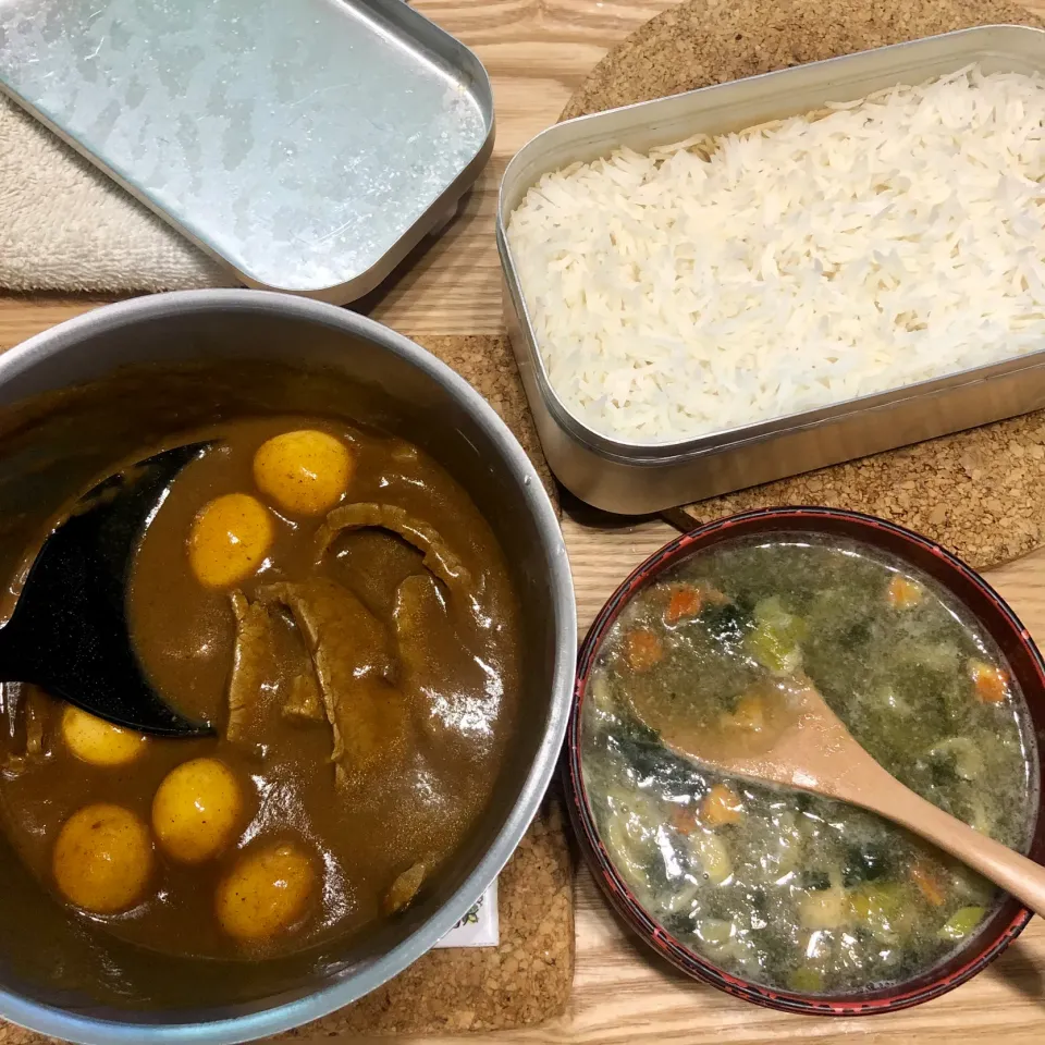 Snapdishの料理写真:レトルトカレーに牛肉とうずらの玉子を入れたよ😊🍛|Jean Nobyさん