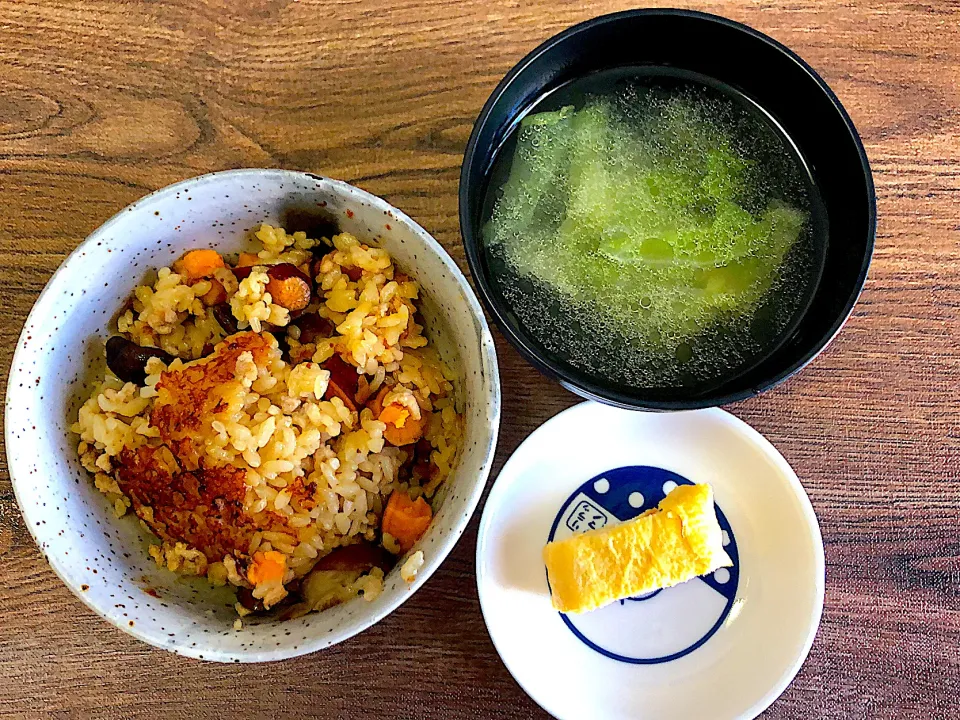 炊き込みご飯、だし巻き卵、キャベツのスープ|かれんさん