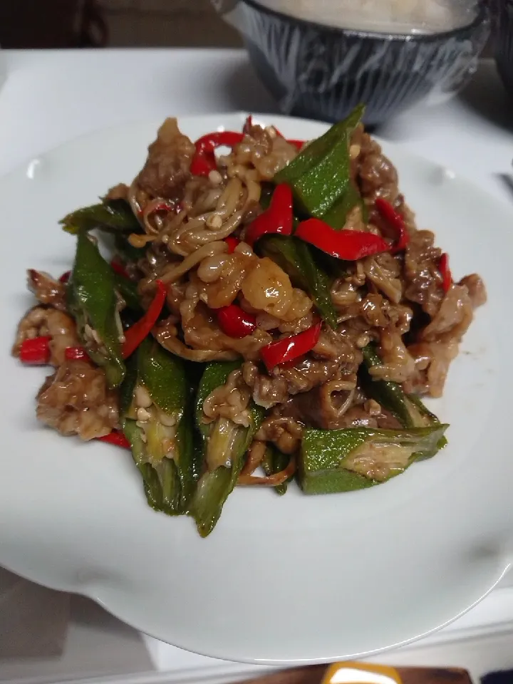 牛肉とオクラのオイスター炒め|食事メモメモさん