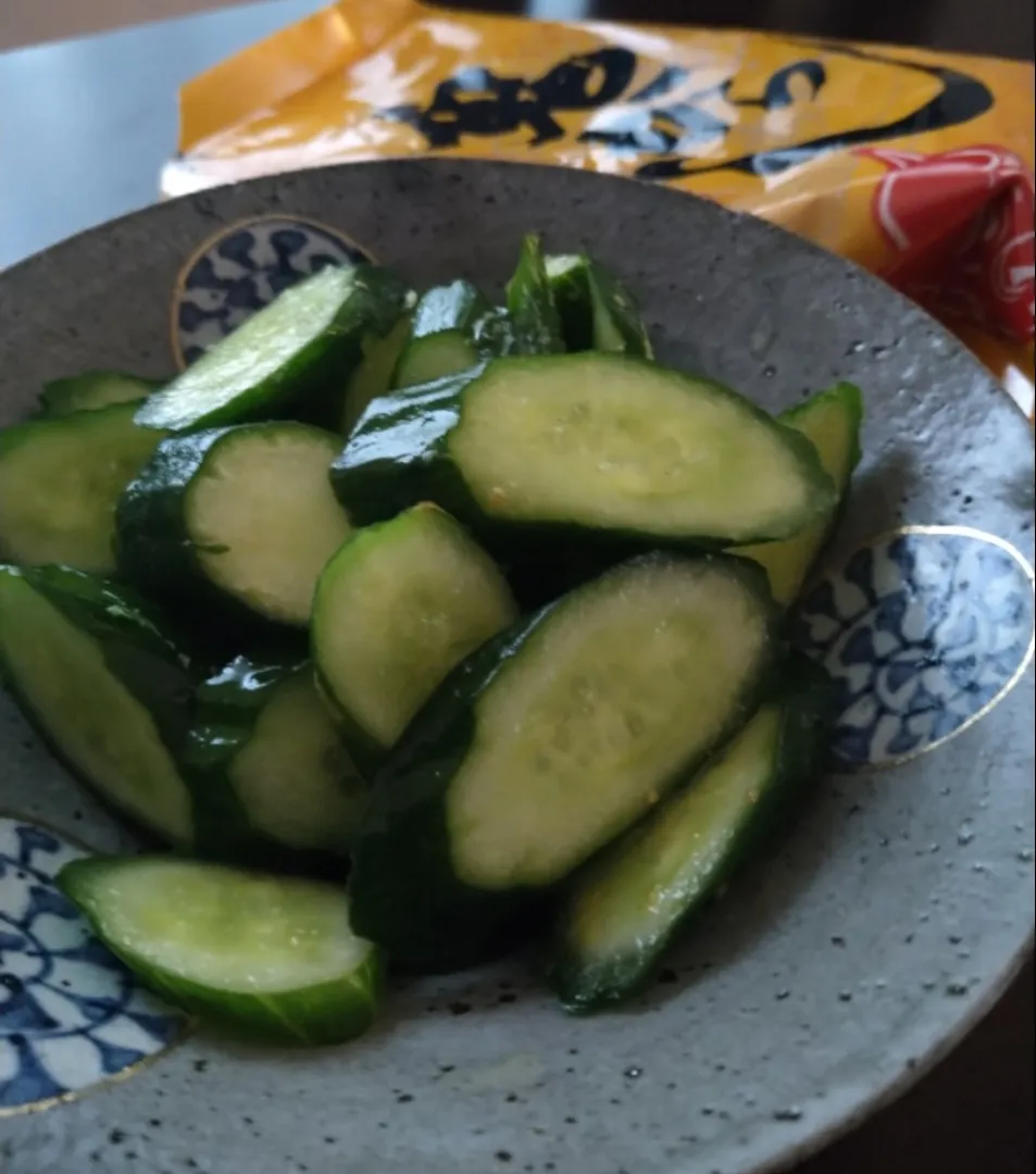 まいりさんの料理 簡単胡瓜の辛子漬け🥒|とだともさん